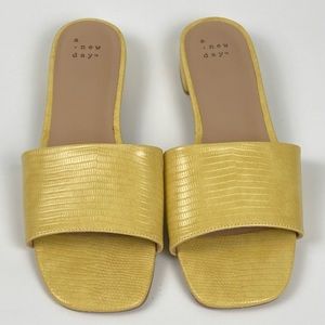 Target US 7 Sandal A New Day Slip On Heel Canary Yellow Crocodile Animal Summer